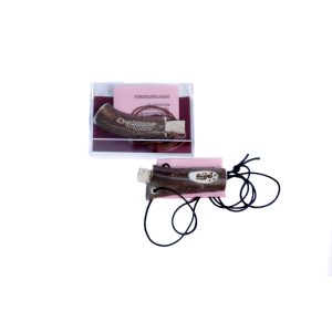 Poron sarvijauhe, kotelossa