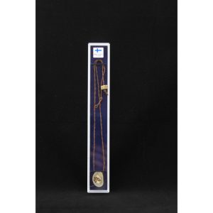 Riipus, poronsarvi ja nahkanauha, kotelossa