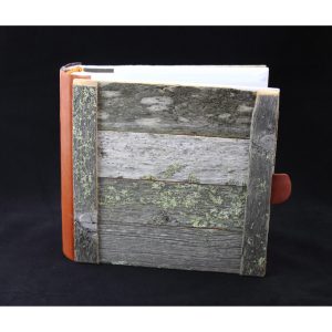 Valokuva-albumi, 18x17x6cm, kelokannet, 102 kuvaa