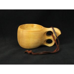 Kuksa, n. 1,5dl, koivua, kaksireikäinen, nahkanauha