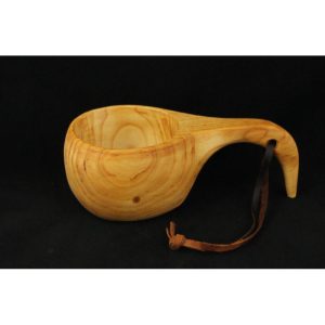 Kuksa, n. 1,5dl, leppää, käyrä kahva, nahkanauha