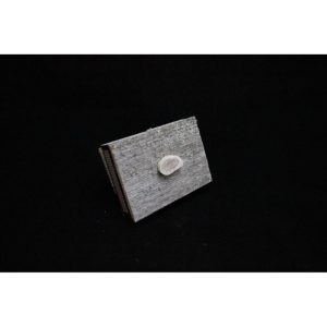 Tulitikut, 2 rasiaa, kelokuoret ja luukoriste